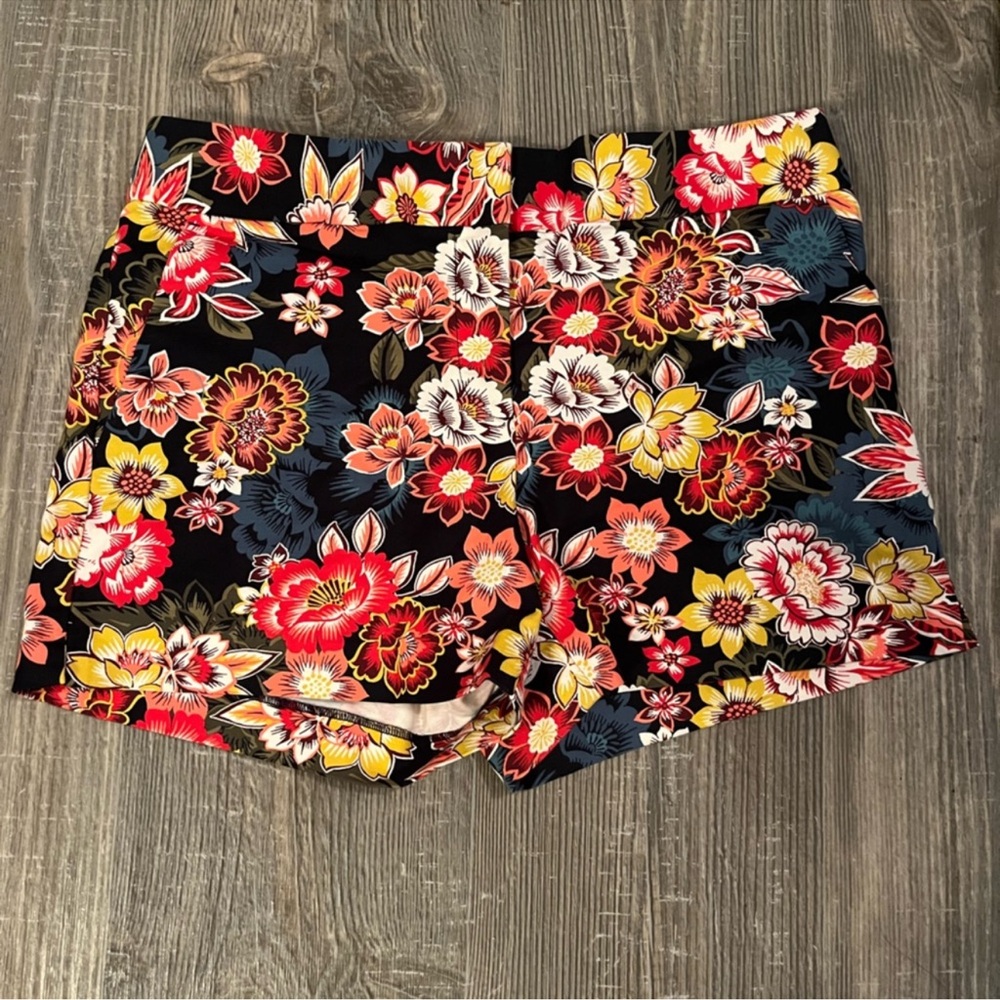 LOFT Floral Women's Shorts -on Deep Navy Blue NWOT